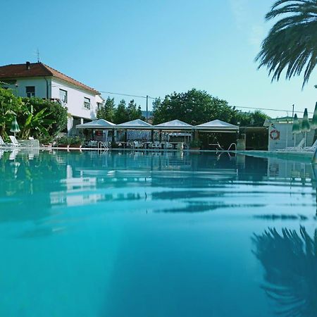 Bike And Breakfast Apartments Pietra Ligure Buitenkant foto
