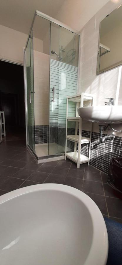 Bike And Breakfast Apartments Pietra Ligure Buitenkant foto