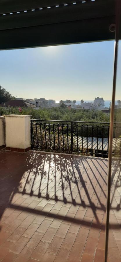 Bike And Breakfast Apartments Pietra Ligure Buitenkant foto