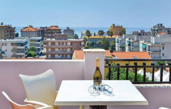 Bike And Breakfast Apartments Pietra Ligure Buitenkant foto